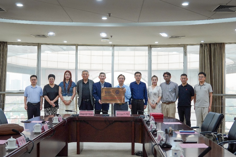 China University of Petroleum (East China) and Bilingual Publishing Group Sign Agreements to Co-Launch Two International Journals